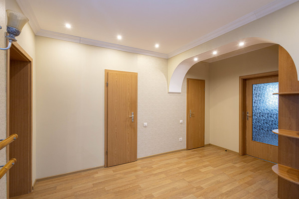Продам трехкомнатную (3-комн.) квартиру, Мира ул, 51, Ханты-Мансийск г
