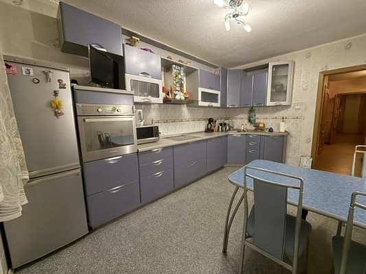 Продам трехкомнатную (3-комн.) квартиру, Домны Каликовой ул, 36, Сыктывкар г