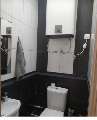 Продам двухкомнатную (2-комн.) квартиру, Железнодорожная ул, 1В, Симферополь г