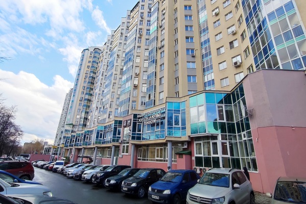 Сдам двухкомнатную (2-комн.) квартиру, Бажова ул, 68, Екатеринбург г