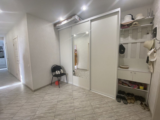 Продам трехкомнатную (3-комн.) квартиру, Ленинградская ул, 411, Анапа г