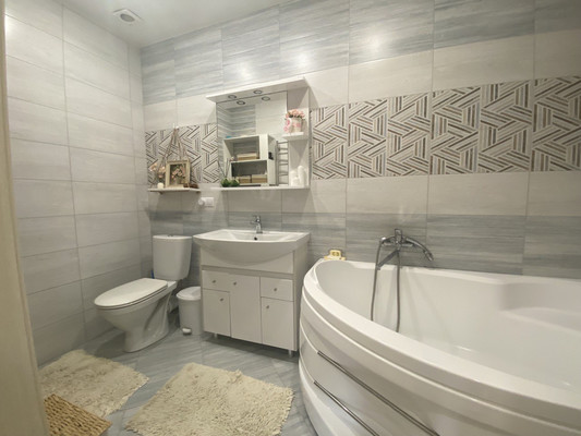 Продам трехкомнатную (3-комн.) квартиру, Ленинградская ул, 411, Анапа г