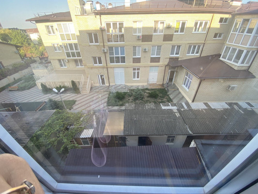 Продам трехкомнатную (3-комн.) квартиру, Ленинградская ул, 411, Анапа г