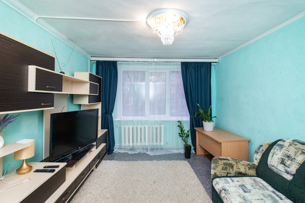 Продам двухкомнатную (2-комн.) квартиру, Мира ул, 127кА, Ханты-Мансийск г