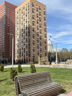 Продам трехкомнатную (3-комн.) квартиру, Давыдковская ул, 10, Москва г