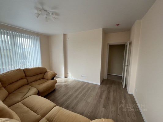 Продам трехкомнатную (3-комн.) квартиру, Давыдковская ул, 10, Москва г