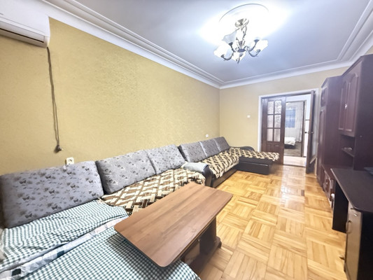 Продам трехкомнатную (3-комн.) квартиру, Коллонтай ул, 3, Нальчик г