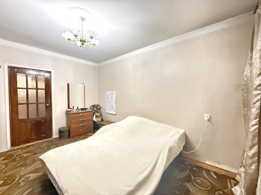 Продам трехкомнатную (3-комн.) квартиру, Коллонтай ул, 3, Нальчик г