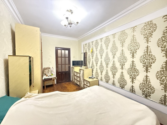 Продам трехкомнатную (3-комн.) квартиру, Коллонтай ул, 3, Нальчик г