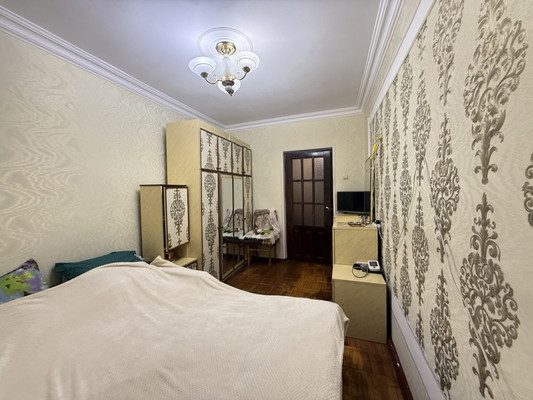 Продам трехкомнатную (3-комн.) квартиру, Коллонтай ул, 3, Нальчик г