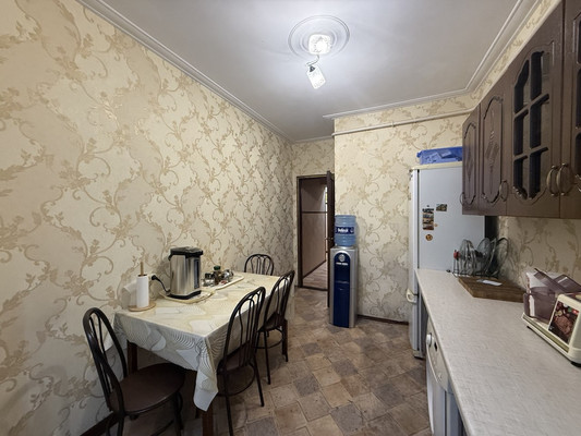 Продам трехкомнатную (3-комн.) квартиру, Коллонтай ул, 3, Нальчик г