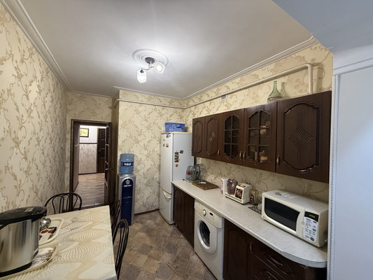 Продам трехкомнатную (3-комн.) квартиру, Коллонтай ул, 3, Нальчик г