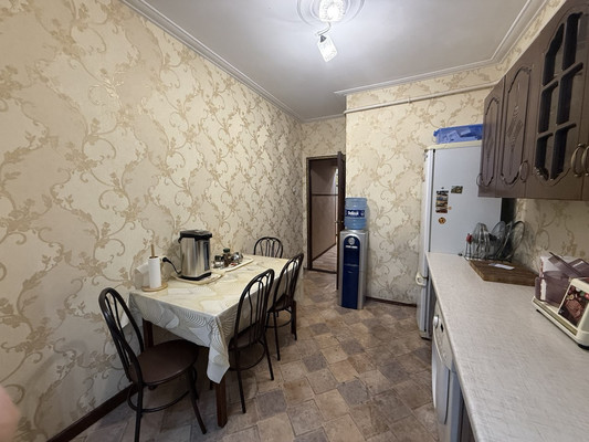 Продам трехкомнатную (3-комн.) квартиру, Коллонтай ул, 3, Нальчик г