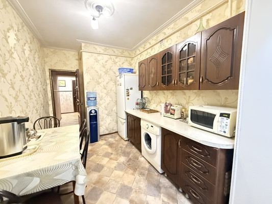 Продам трехкомнатную (3-комн.) квартиру, Коллонтай ул, 3, Нальчик г