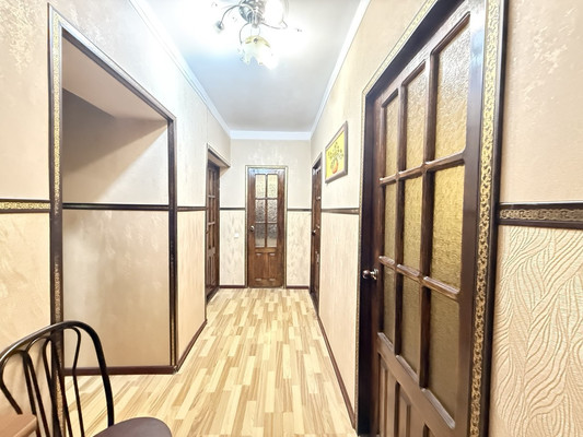 Продам трехкомнатную (3-комн.) квартиру, Коллонтай ул, 3, Нальчик г