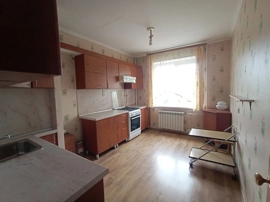 Продам трехкомнатную (3-комн.) квартиру, Комарова б-р, 11к3, Ростов-на-Дону г