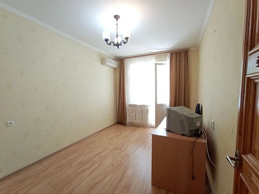 Продам трехкомнатную (3-комн.) квартиру, Комарова б-р, 11к3, Ростов-на-Дону г