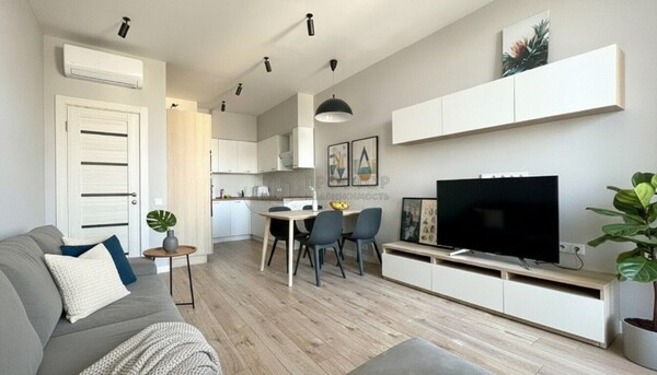 Продам двухкомнатную (2-комн.) квартиру, Рублёвское ш, 101, Москва г