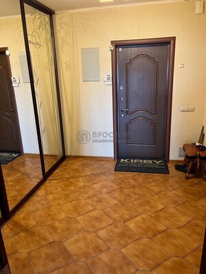 Продам двухкомнатную (2-комн.) квартиру, Красногорский б-р, 9, Красногорск г