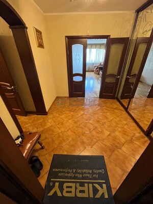 Продам двухкомнатную (2-комн.) квартиру, Красногорский б-р, 9, Красногорск г