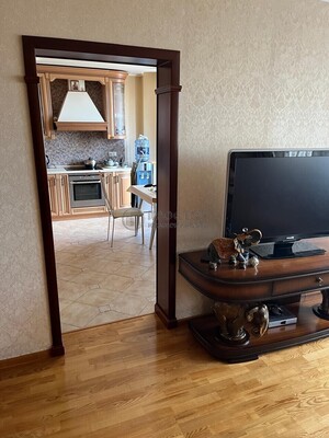 Продам двухкомнатную (2-комн.) квартиру, Красногорский б-р, 9, Красногорск г