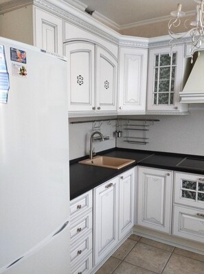 Продам двухкомнатную (2-комн.) квартиру, Череповецкая ул, 4, Москва г