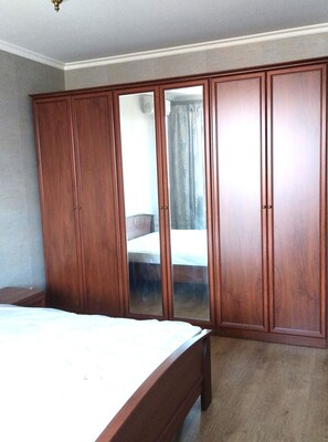 Продам двухкомнатную (2-комн.) квартиру, Череповецкая ул, 4, Москва г