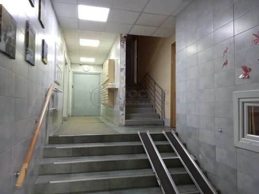 Продам двухкомнатную (2-комн.) квартиру, Раменки ул, 9к2, Москва г