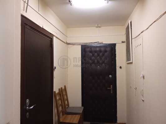 Продам двухкомнатную (2-комн.) квартиру, Раменки ул, 9к2, Москва г