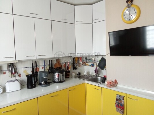 Продам двухкомнатную (2-комн.) квартиру, Раменки ул, 9к2, Москва г