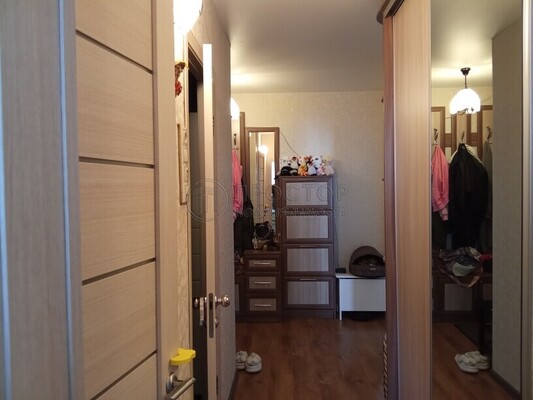 Продам двухкомнатную (2-комн.) квартиру, Раменки ул, 9к2, Москва г