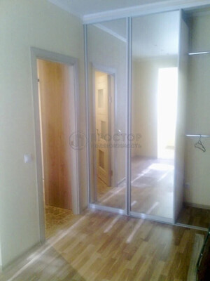 Продам двухкомнатную (2-комн.) квартиру, Симферопольский б-р, 30к3, Москва г