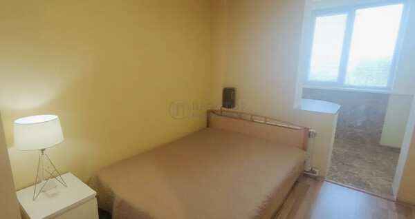 Продам двухкомнатную (2-комн.) квартиру, Симферопольский б-р, 30к3, Москва г