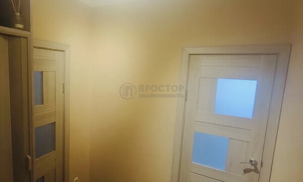 Продам двухкомнатную (2-комн.) квартиру, Симферопольский б-р, 30к3, Москва г