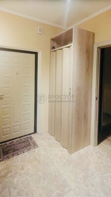 Продам двухкомнатную (2-комн.) квартиру, Симферопольский б-р, 30к3, Москва г