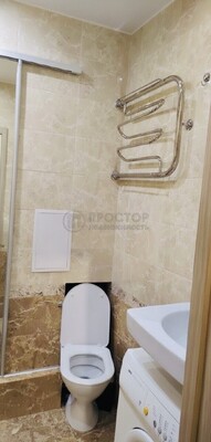 Продам двухкомнатную (2-комн.) квартиру, Симферопольский б-р, 30к3, Москва г