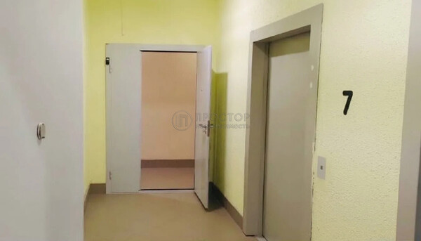 Продам двухкомнатную (2-комн.) квартиру, Симферопольский б-р, 30к3, Москва г