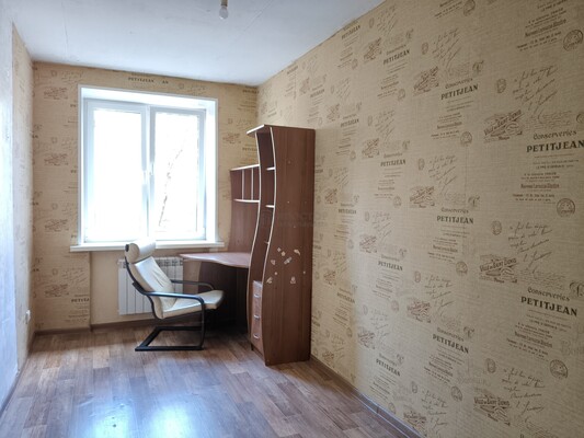 Продам двухкомнатную (2-комн.) квартиру, Приорова ул, 16к1, Москва г