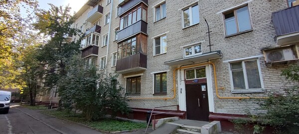 Продам двухкомнатную (2-комн.) квартиру, Приорова ул, 16к1, Москва г