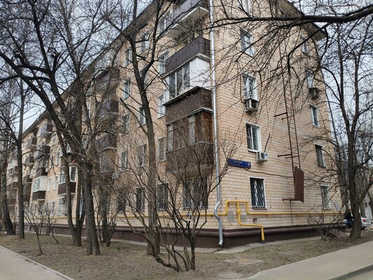 Продам двухкомнатную (2-комн.) квартиру, Приорова ул, 16к1, Москва г