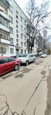 Продам трехкомнатную (3-комн.) квартиру, Пржевальского ул, 9, Москва г