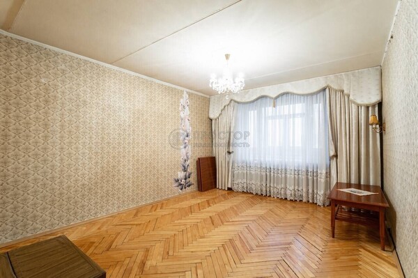 Продам двухкомнатную (2-комн.) квартиру, Юных Ленинцев ул, 18к2, Москва г