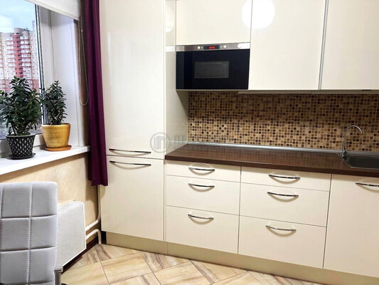 Продам трехкомнатную (3-комн.) квартиру, Лермонтовский пр-кт, 12, Москва г