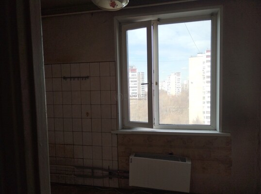 Продам трехкомнатную (3-комн.) квартиру, Харьковская ул, 1к3, Москва г