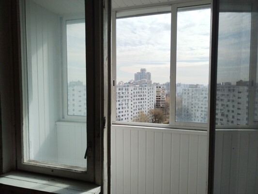 Продам трехкомнатную (3-комн.) квартиру, Харьковская ул, 1к3, Москва г