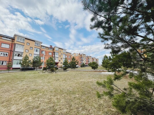 Продам двухкомнатную (2-комн.) квартиру, Берёзки ул, 10к3, Рогово п