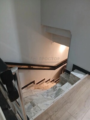 Продам трехкомнатную (3-комн.) квартиру, Ленинский пр-кт, 68/10, Москва г