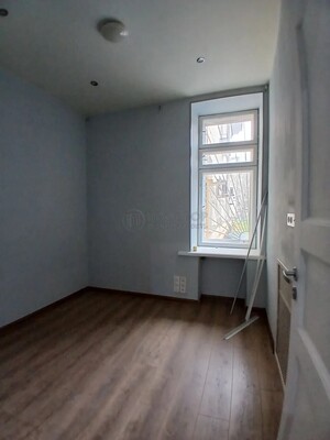 Продам трехкомнатную (3-комн.) квартиру, Ленинский пр-кт, 68/10, Москва г