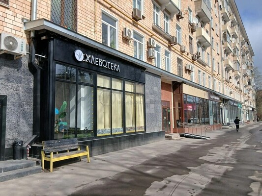 Продам трехкомнатную (3-комн.) квартиру, Ленинский пр-кт, 68/10, Москва г