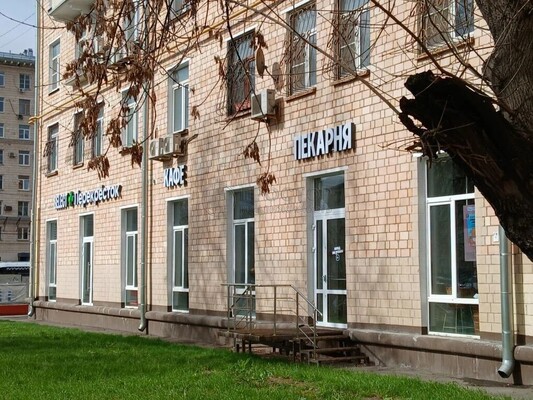 Продам трехкомнатную (3-комн.) квартиру, Ленинский пр-кт, 68/10, Москва г
